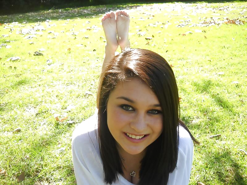 Pretty teen feet pictures-1240