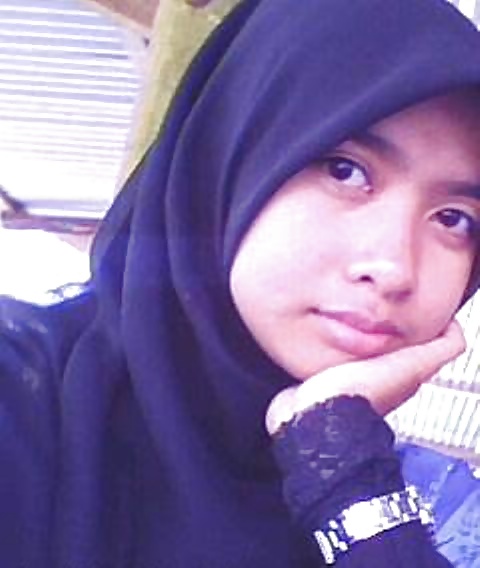 Sex Tudung Student UITM Bogel Dlm Tandas image