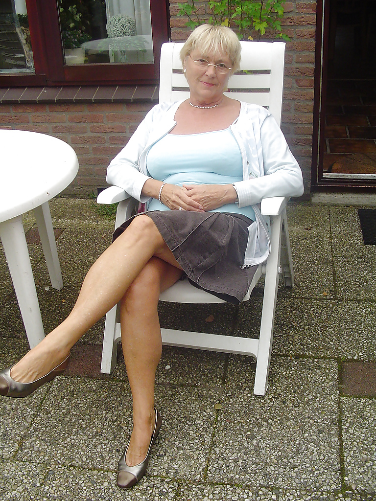 Sex Dutch granny amateur (65 years old) image