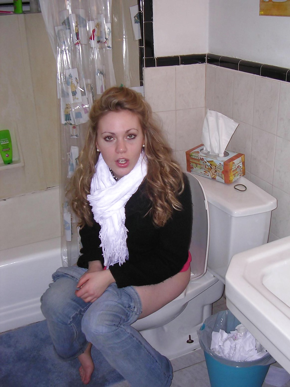 Sex Woman Bathroom Voyeur Pics image