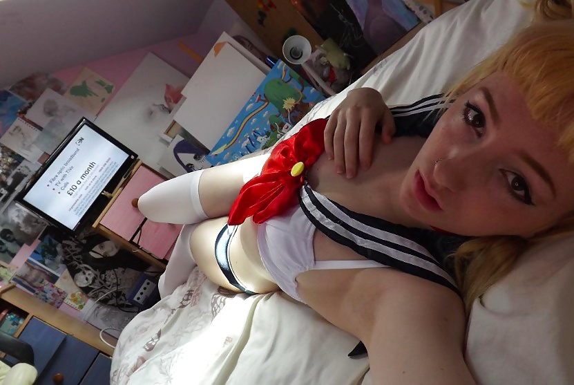 Sex Young cosplay teen. image