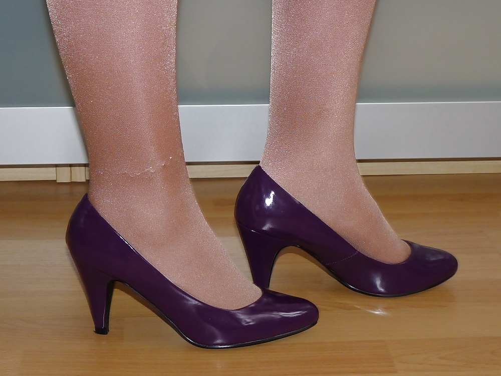 Sex wifes purple heels shoes sexy shiny pantyhose image
