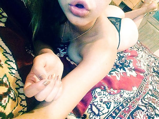 Sex Teen bitch selfie shots image