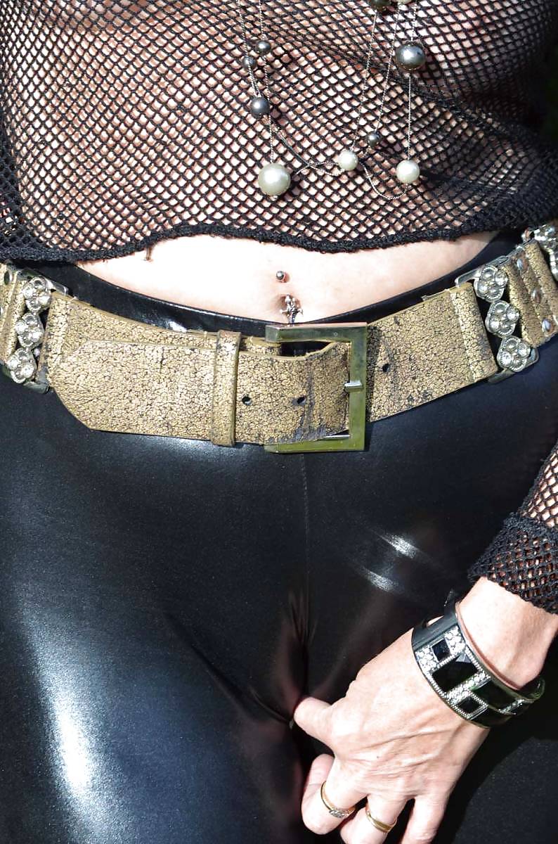 Sex Sexy amateru slut from UK in leggings image