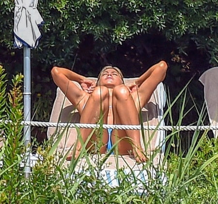 jennifer Aniston video bikini