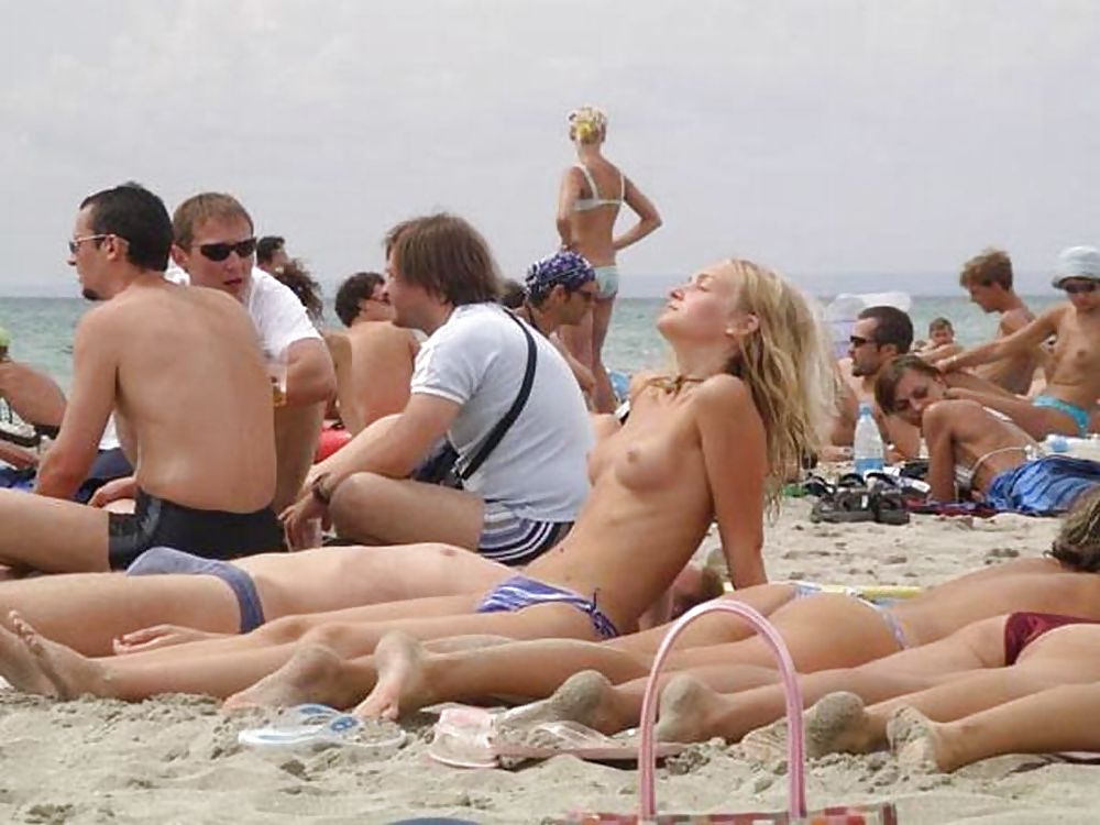 Sex Hot Tits at the Beach 22 image