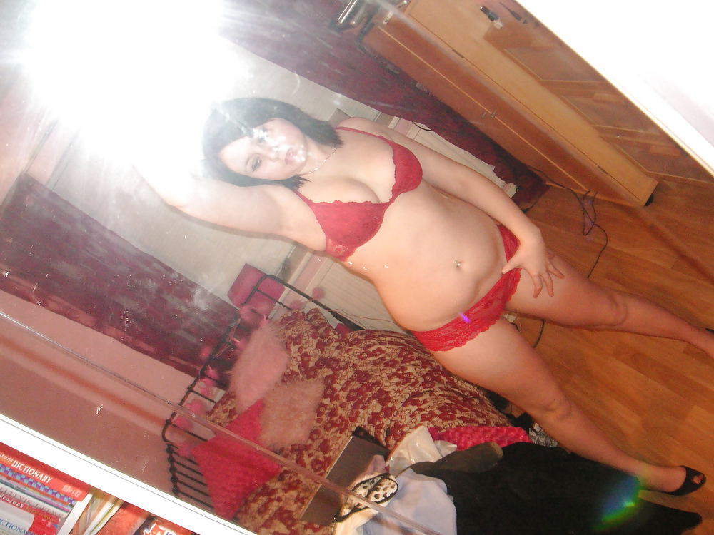 Sex teen posing on the mirror image