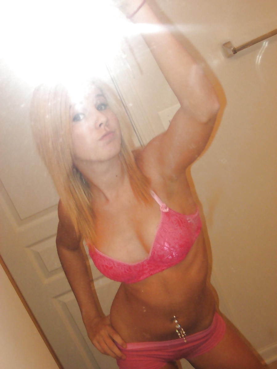Sex Sexy Blond SelfShooter image