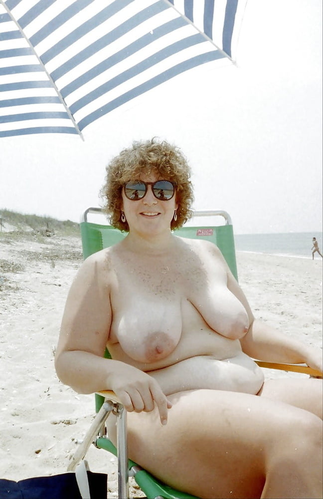 A hot summer day on the beach (41) - 86 Photos 