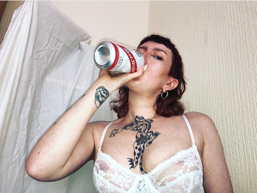 Ugly British feminist slut cunt exposed - 11 Photos 