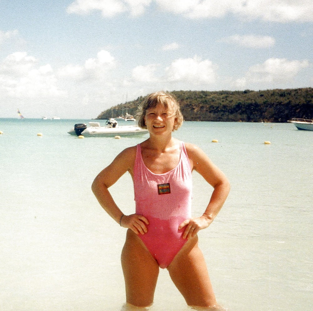 Sex Nice milf in her 40's image