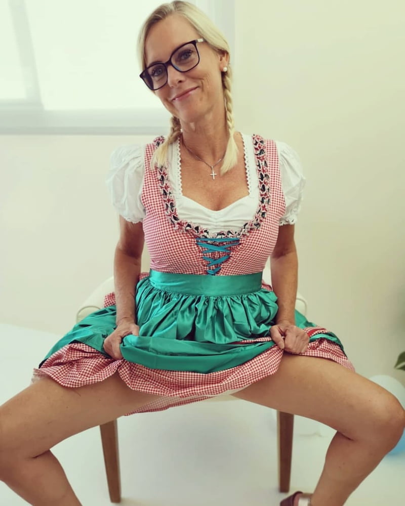 Sexy Milf I want to Fuck (German, Mature, Feet, Heels) - 313 Photos 