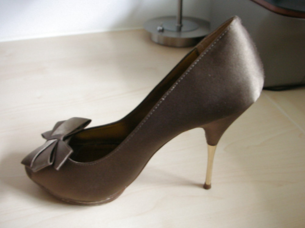 Sex wife bronze high heels metal spiked image