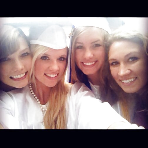 Sex Karlie Kloss with her sisters image