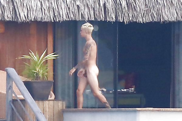 Justin bieber naked beach-4701