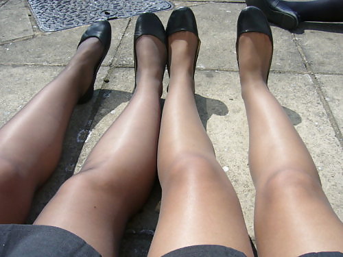 Sex mixed tights and ballerina flats.. image