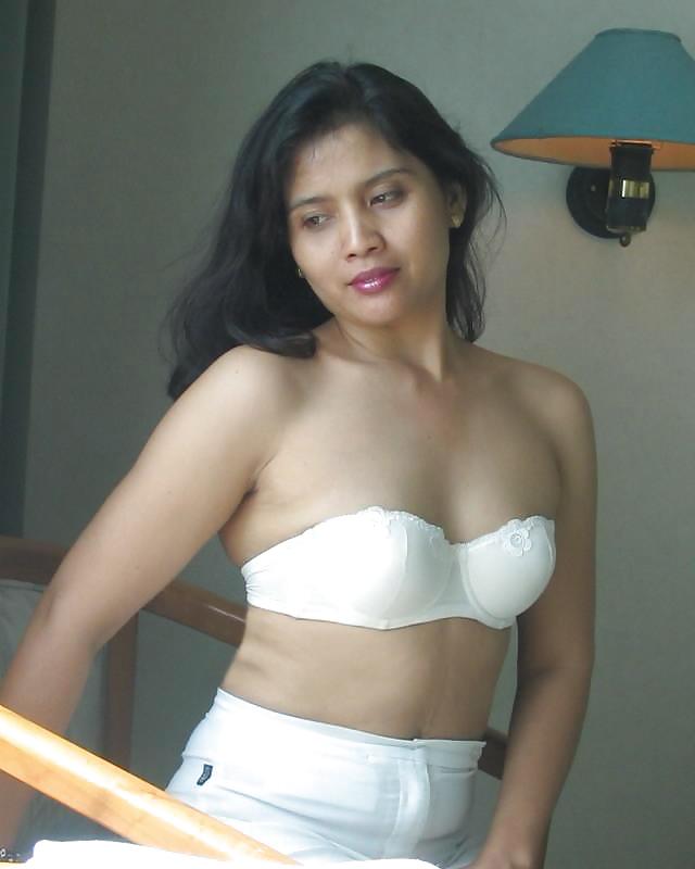 Sex FILIPINO GIRL - CUTE AND SEXY III image