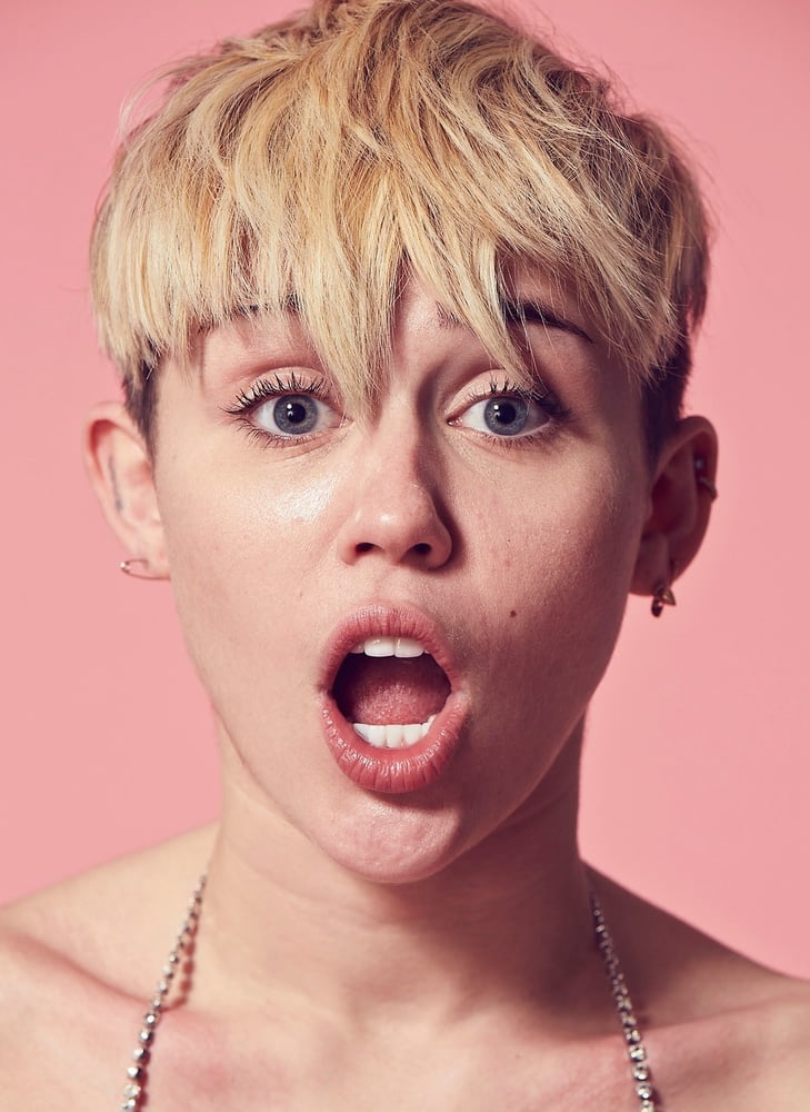 Miley Cyrus Tongue 41 Pics Xhamster 2953