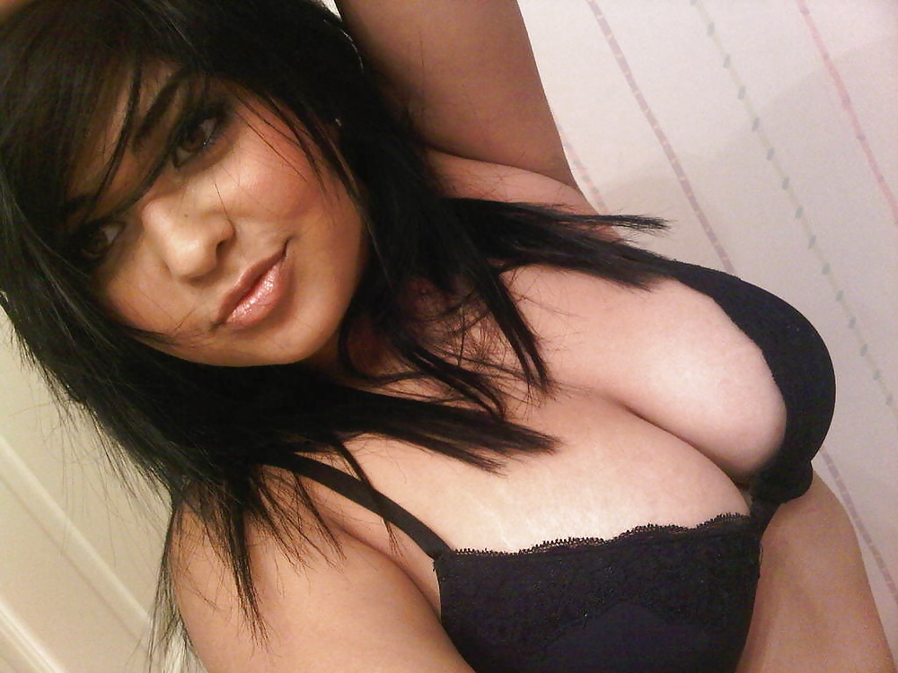 Sex Silly Chubby Teen Bitch Selfies image