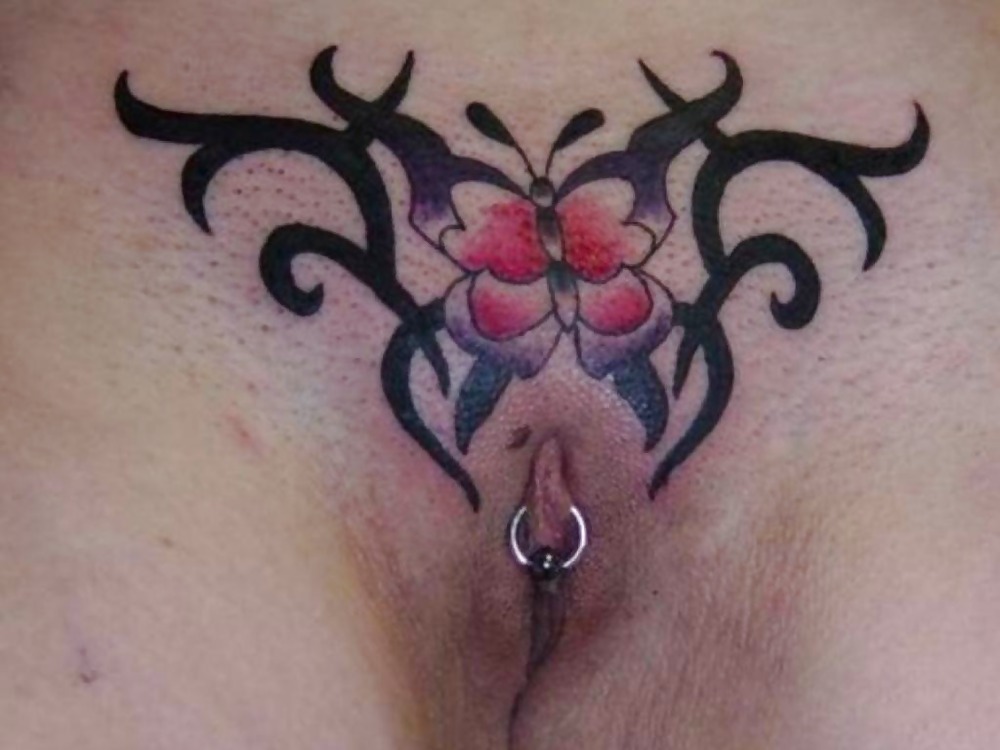 Sex Bizarre amateur pussy - tatooed image