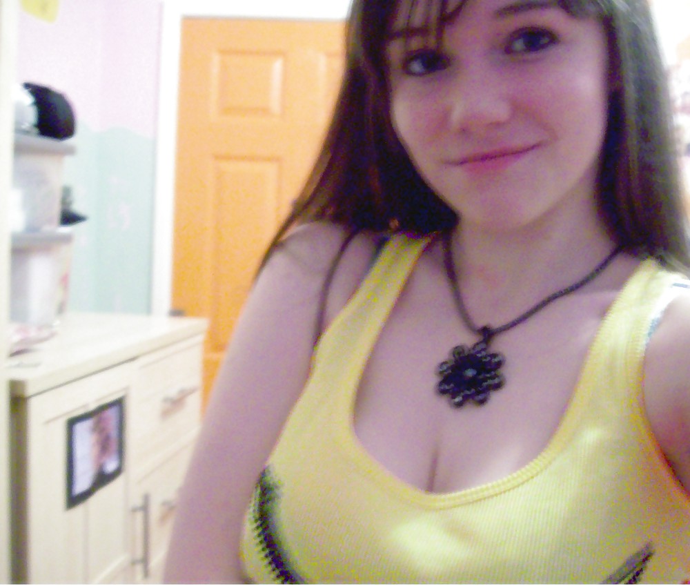 Sex I wasn't looking at your tits, Honest. image