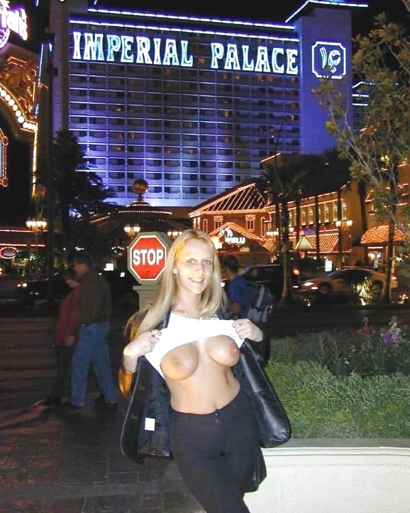 Sex REALLY HOT GIRLS IN PUBLIC 13 image