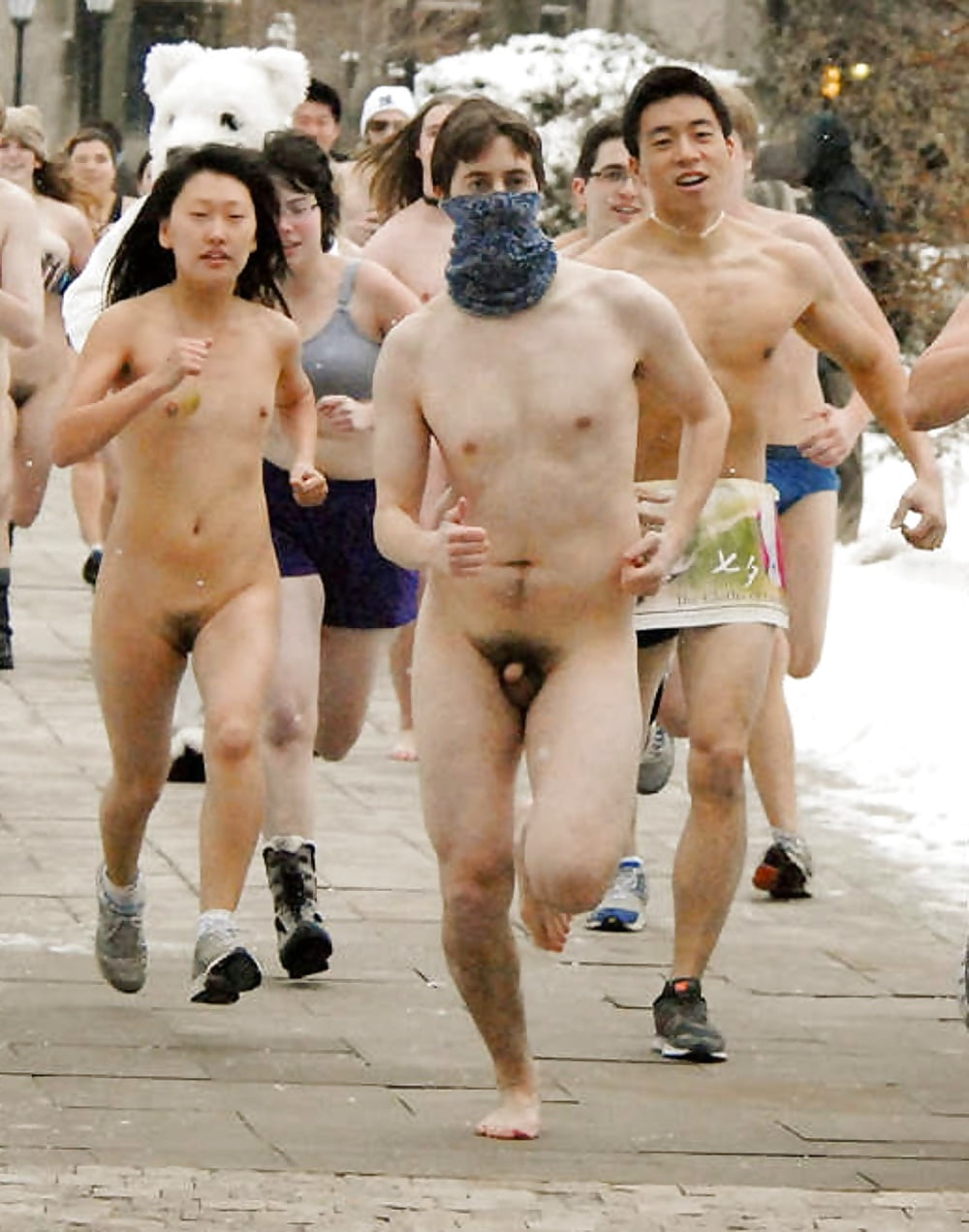 бег за голым мужиком фото 3