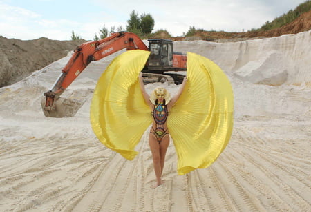 queen of excavators         