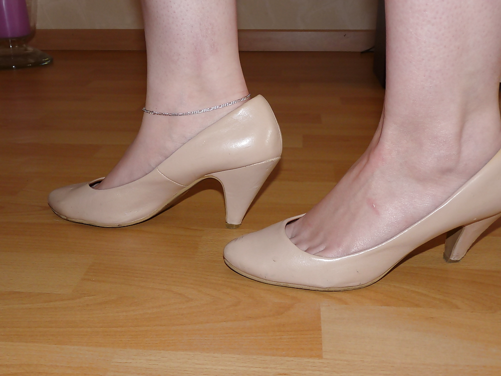 Sex Wifes well worn nude heels pumps image