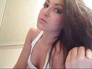 Sex Cute amateur teen webcam pics! image