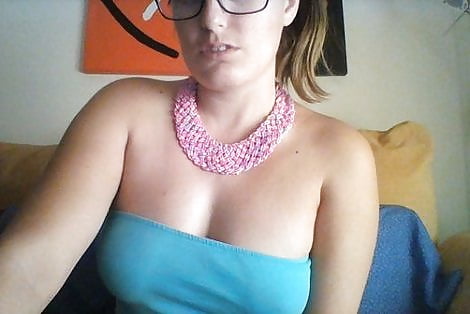Sex Una madura espanola que emite por webcam con su marido image