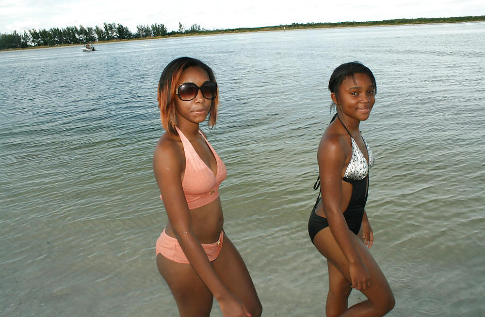 Sex CUTE BLACK TEENS ON THE BEACH III image