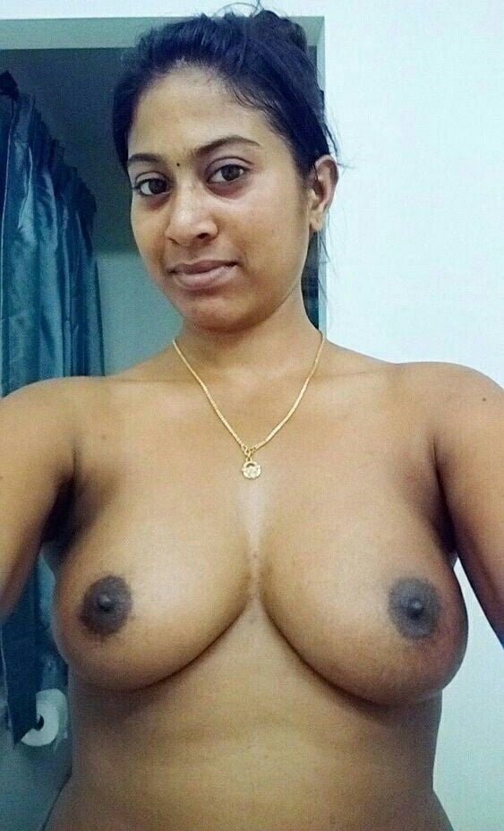 Hot indian aunty boobs