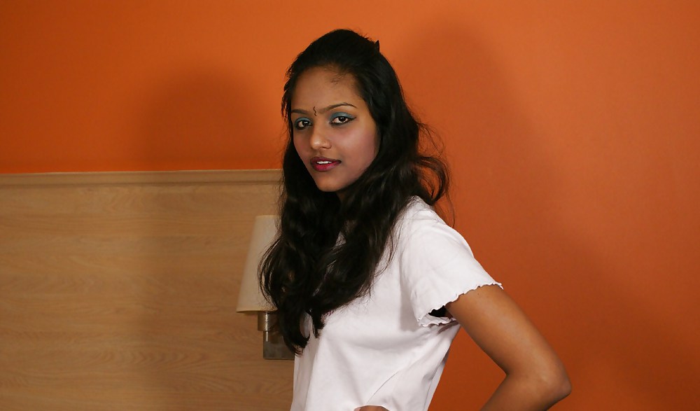 Sex Indian girl striptease travelodge hotel pics image