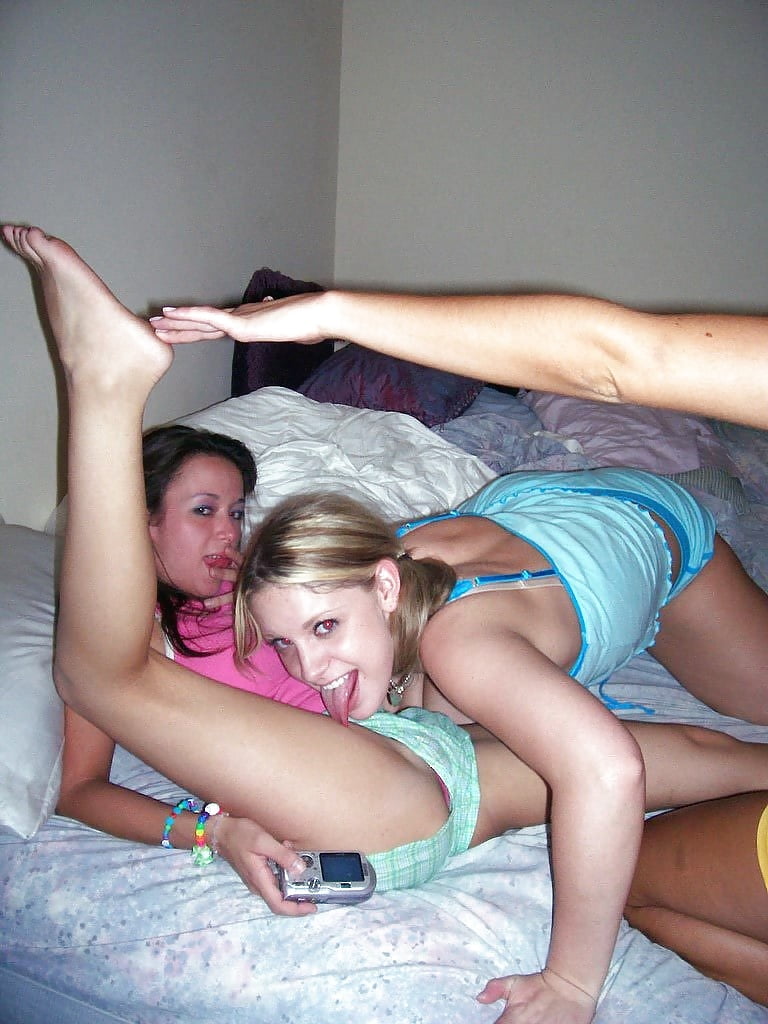 Upshorts Unaware Teens 38 Pics