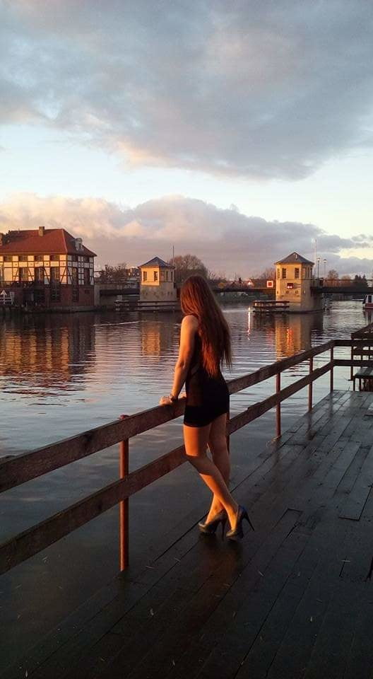 Sex Glupie pierdolone kurwy z Polski lubia lykac sperme image