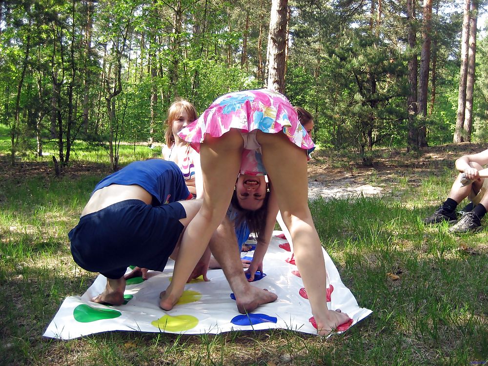Playing Twister, Upskirt, Nude and Downblouse - 37 imagens ...