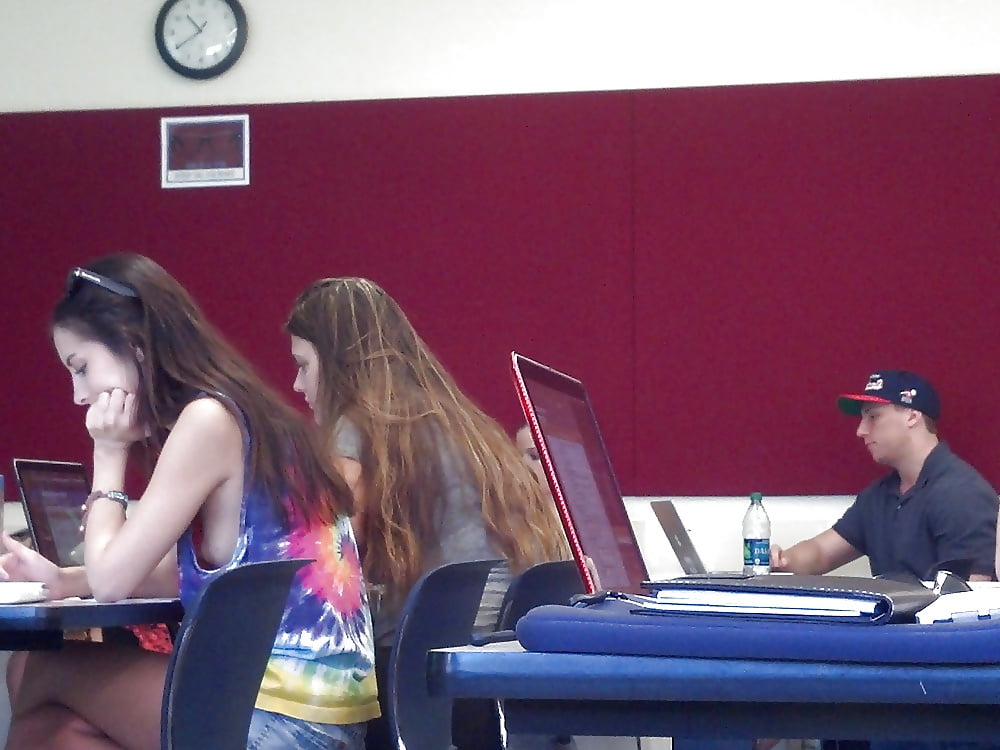 Sex Candid young slut : students image