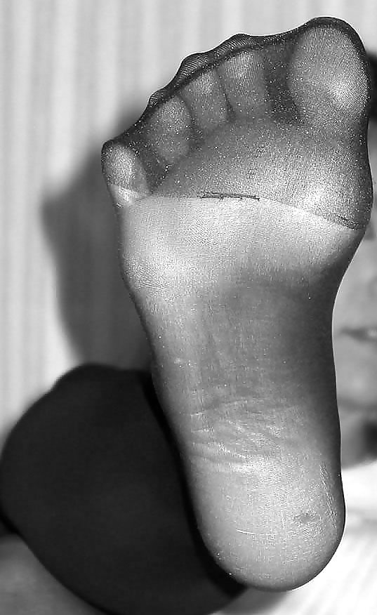 Sex ICH nylon feet image