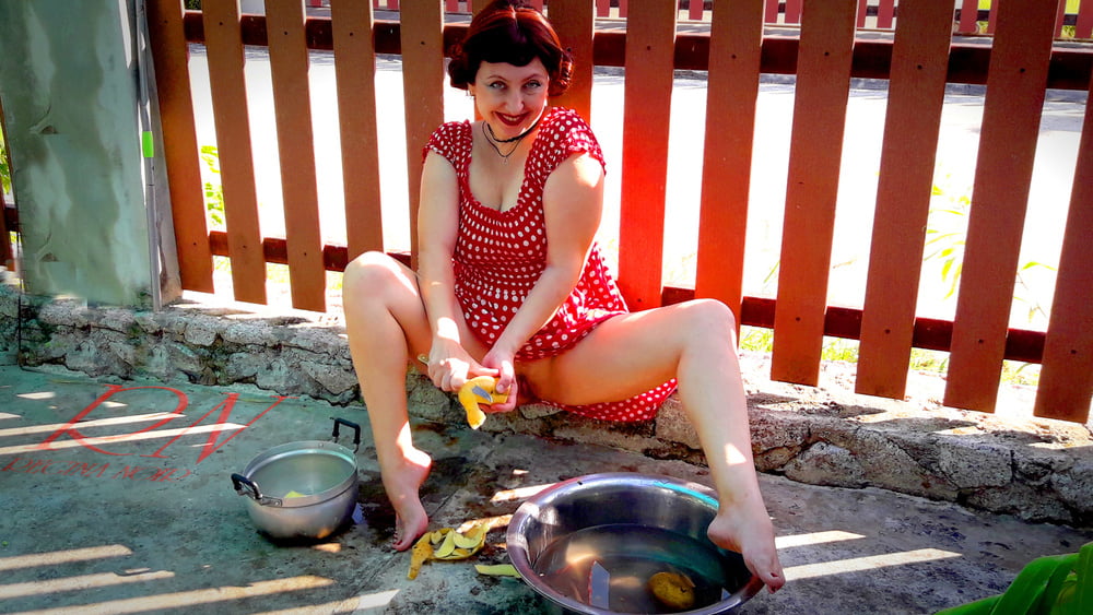Retro maid prepares potatoes for dinner. Vintage performance - 20 Photos 