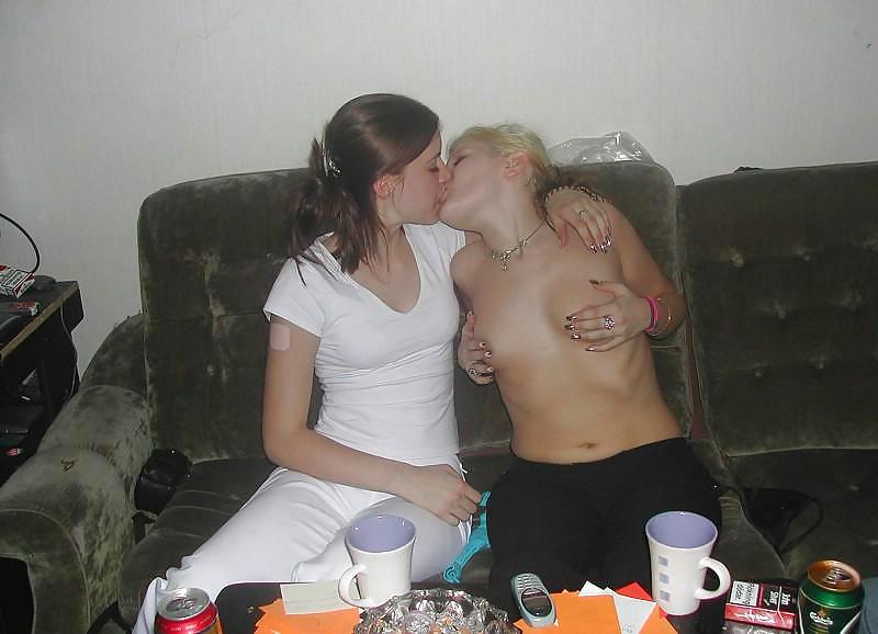 Sex Amateur Lesbians Pt 1 image