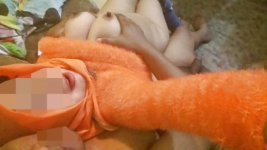 Sex indonesia- milf jilbaber 2 image