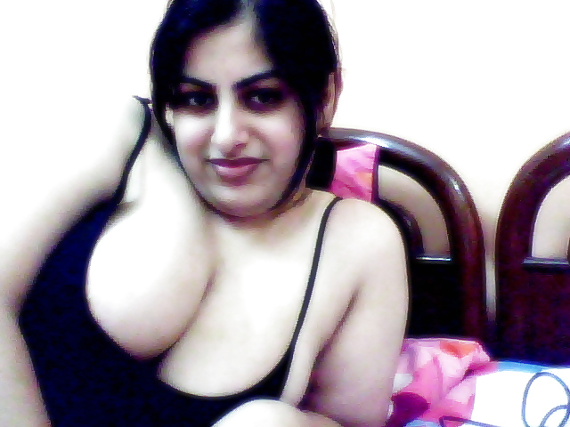 Sex INDIAN DESI MILF REAL FROM THE UK image