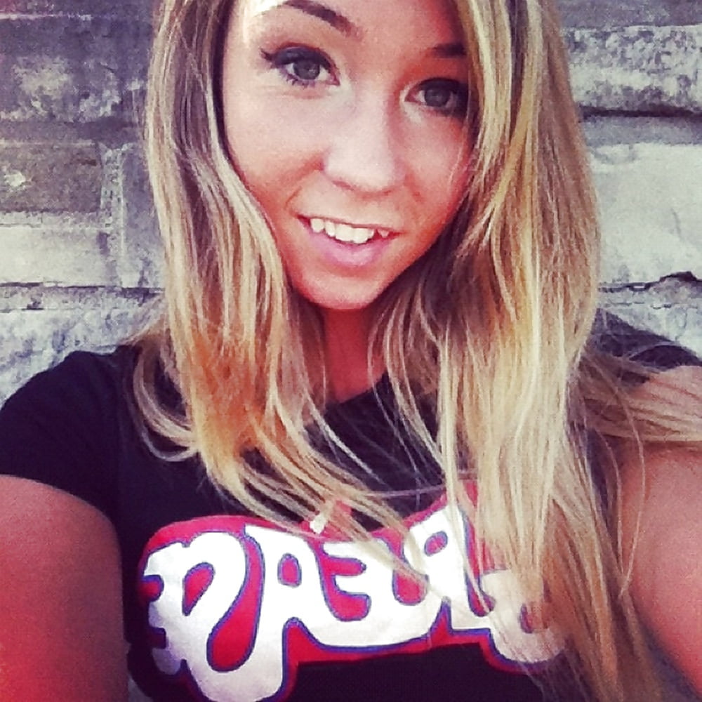 Sex American Slut Bombshell image