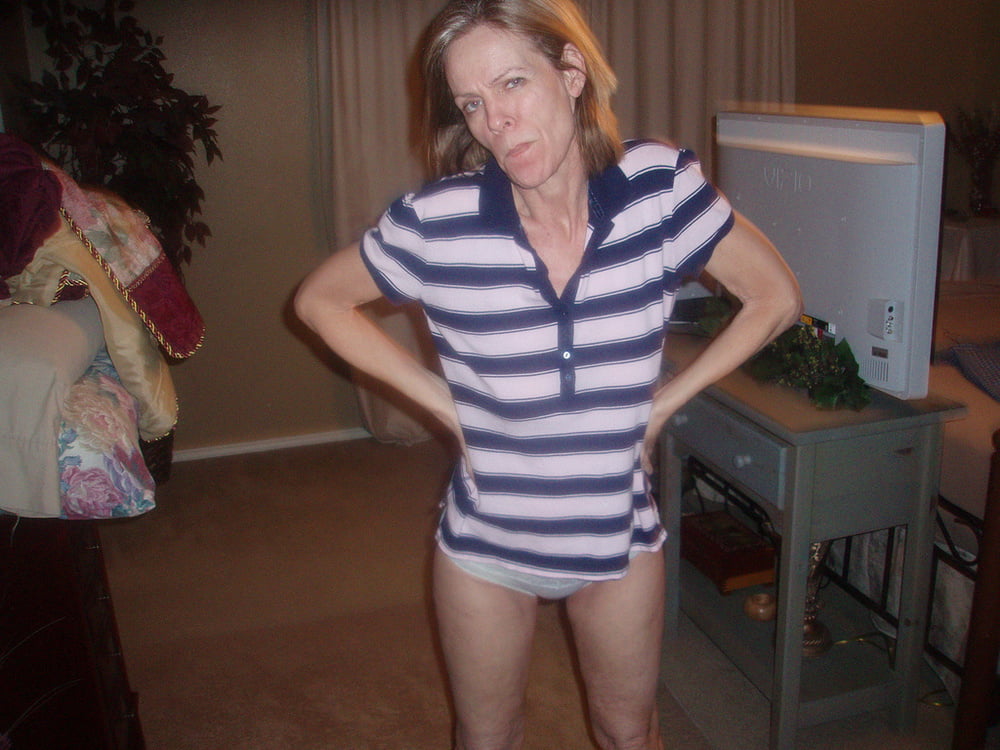 13. Mature wife displays her parts 4 all - 143 Photos 