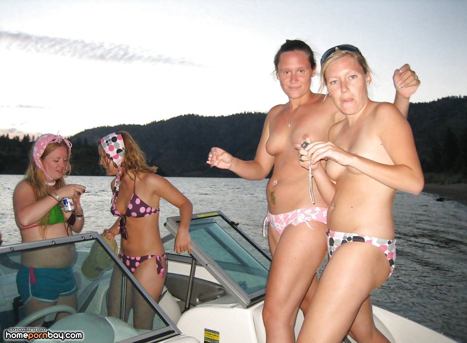 Sex Topless vacation babes posing image