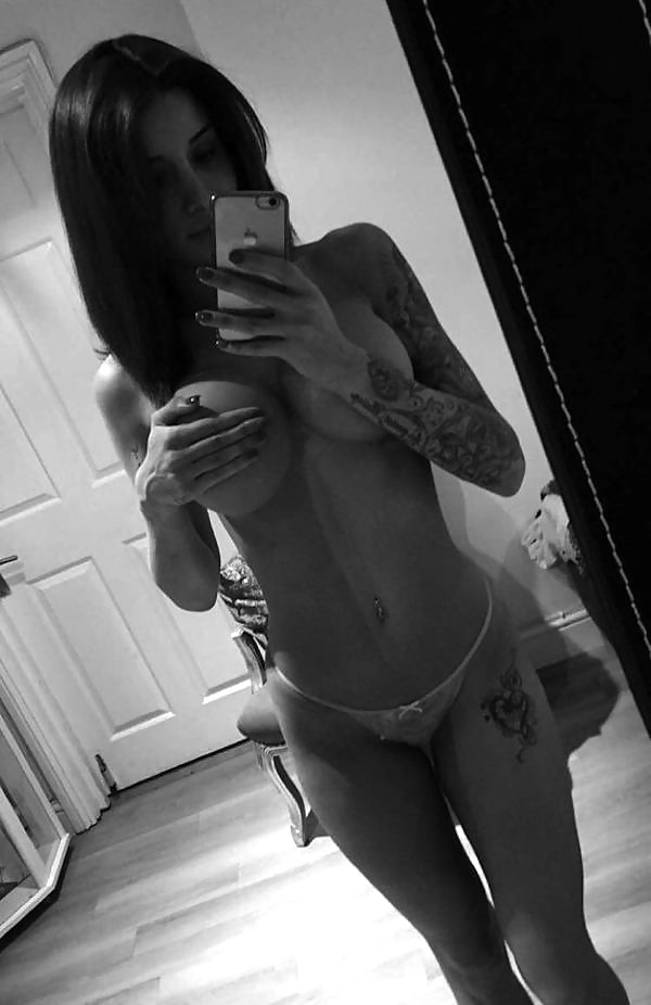 Sex Amateur Selfie image