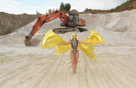 queen of excavators         