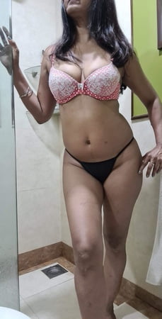 plenty of milf ass and tits         