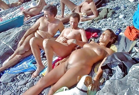 Pregnant Beach Pussy - Pregnant Nudist on Beach - 16 Pics | xHamster